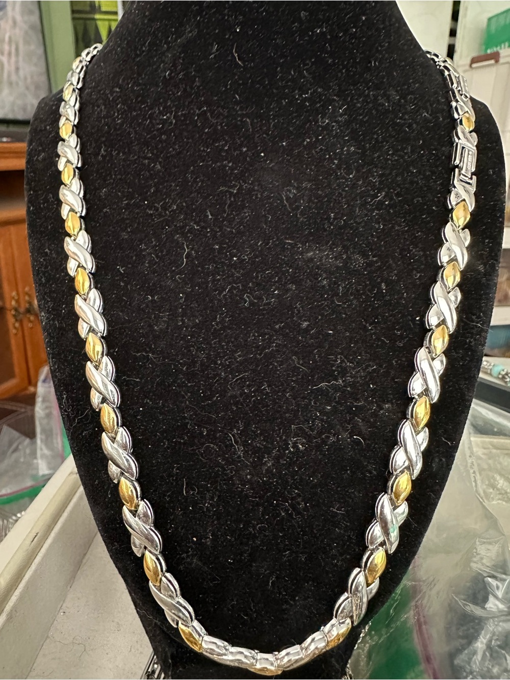 4) Nina Ricci Two-Tone XO Necklace and Bracelet Set - Picture 7 of 8